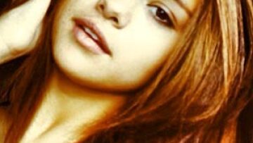 Οι «selfie» φωτογραφίες της Selena Gomez χωρίς ίχνος make - up