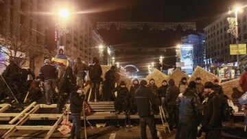 Ουκρανία: Μυρίζει δακρυγόνο και... φωτιά 