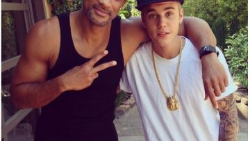 Tο πιο δημοφιλές... "selfie" του 2013, είναι του Justin Bieber