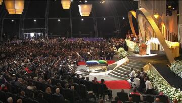 Ο Νέλσον Μαντέλα αναπαύεται στην Αφρικανική γη