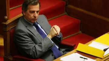 Μ. Λιάπης: Με 28 ακίνητα και πισίνα 36 τετραγωνικών, αλλά και πλαστές πινακίδες!