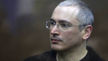 550 εκατ. δολάρια κρατούν τον Χοντορκόφσκι στο Βερολίνο 