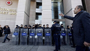 Σκάνδαλο διαφθοράς στην Τουρκία: Ποιος φιμώνει τον εισαγγελέα του β' γύρου ερευνών;