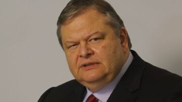 FAZ: Ο Βενιζέλος θέλει να αποδυναμώσει την Τρόικα