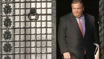 Βενιζέλος: 5η Φάλαγγα δεν θέλει την έξοδο της χώρας από την κρίση