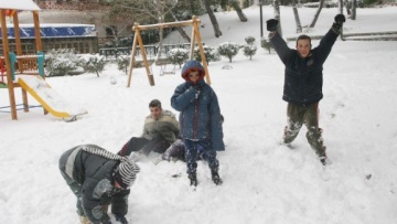 «Σχολικές διακοπές» τεσσάρων ημερών προτείνουν οι ξενοδόχοι