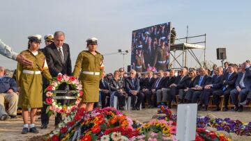 Φωτογραφίες: Ο Δημήτρης Αβραμόπουλος στην κηδεία του Αριέλ Σαρόν