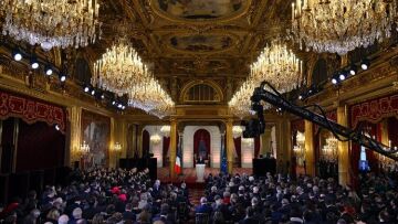 Ολάντ: Αρνήθηκε να πει ποια είναι η «πρώτη κυρία» της Γαλλίας