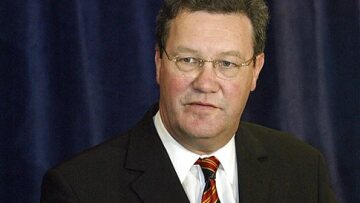 Δεν εγκαταλείπει το Κυπριακό ο Ντάουνερ