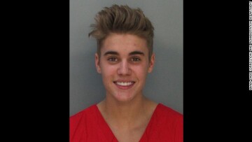 Ελεύθερος με εγγύηση 2.500 δολάρια ο Τζάστιν Μπίμπερ