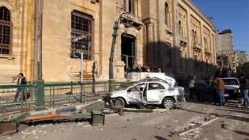 Αιματοβαμμένη Παρασκευή στο Κάιρο με έξι νεκρούς και δεκάδες τραυματίες 