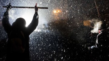 Ουκρανία: «Πέρασε» ο νόμος που χορηγεί αμνηστία στους διαδηλωτές