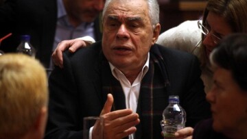 Γιακουμάτος: «Το μόνο μαγαζί που δουλεύει σήμερα είναι η ΓΑΔΑ»