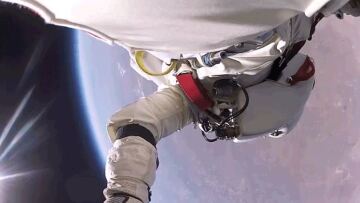 Νέο βίντεο από την απίστευτη πτώση του Φέλιξ Μπαουμγκάρτνερ 