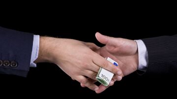 Εκτεταμένη η διαφθορά στην Ελλάδα λέει το 99% των πολιτών