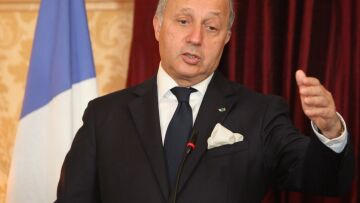 Γαλλία: Θα αναθεωρήσουμε τις σχέσεις μας με την Ελβετία