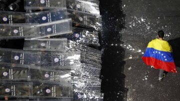 Καζάνι που βράζει η Βενεζουέλα: Τρεις νεκροί σε αντίπαλες διαδηλώσεις 