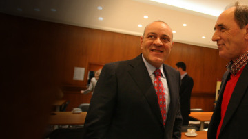 Ο ΣΥΡΙΖΑ τώρα θέλει αύξηση φόρων ως ποσοστό του ΑΕΠ