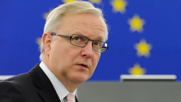 Όλι Ρεν: Πρωτογενές πλεόνασμα δεν σημαίνει και ελαφρύνσεις