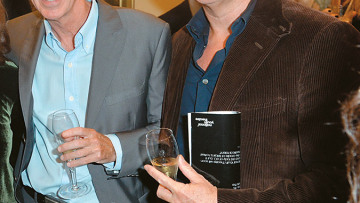 Ποιο είναι το ζευγάρι των Αγγλων κομμωτών που αγόρασε τη βίλα του Πέτρου Κωστόπουλου