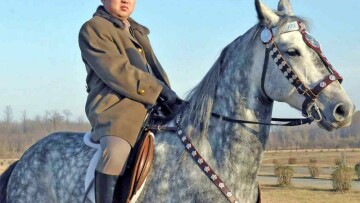 Κιμ Γιονγκ-Ουν: «Ρούφηξε» από το κράτος 645 εκατ. δολάρια σε αυτοκίνητα και... κονιάκ