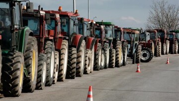 Συγκέντρωση αγροτών της Πελοποννήσου στα διόδια Νεστάνης