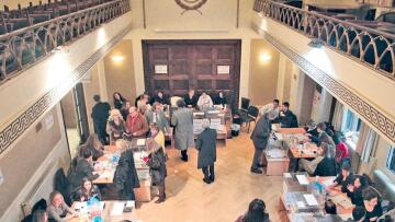 Συνεχίζεται η προσέλευση των Aθηναίων δικηγόρων στις κάλπες