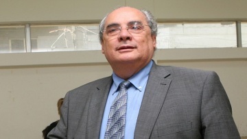 Φωταγωγήθηκε ο Πειραιάς