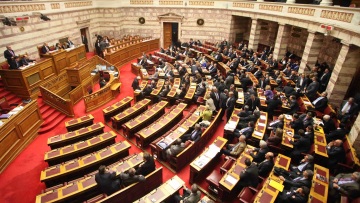 Αναστροφή του ΠΑΣΟΚ για το θέμα του ασυμβίβαστου στις ευρωεκλογές