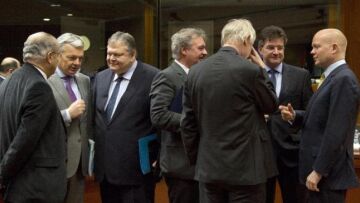 Οι ΥΠΕΞ της ΕΕ καλούν τη Ρωσία να αποσύρει τις δυνάμεις της από την Ουκρανία