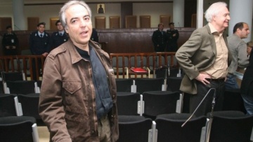 Πολιτικός «πόλεμος» από το βιβλίο του Κουφοντίνα