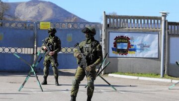 Interfax: Ρώσοι κατέλαβαν δύο ουκρανικές αντιαεροπορικές μονάδες στην Κριμαία