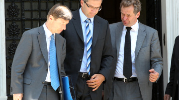 Συμφωνία με την Tρόικα για τα δημοσιονομικά χωρίς νέα μέτρα για το 2014