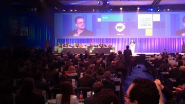 Bono για Ιρλανδία: Η Τρόικα μας «πήδηξε», αλλά τα καταφέραμε!