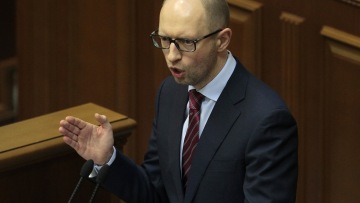 Γιατσενιούκ: Δεν θα κάνουμε καμία υποχώρηση για την Κριμαία 