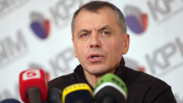 Οι κυρώσεις δεν σταματάνε την «πορεία» προς τη Μόσχα, δηλώνει εκπρόσωπος της Κριμαίας