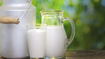 Το σχέδιο Τσαυτάρη για το γάλα: Τρία ράφια και ελληνική σήμανση