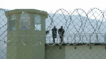 ΣΥΡΙΖΑ: Να γίνει άμεσα εισαγγελική έρευνα για το θάνατο του βαρυποινίτη