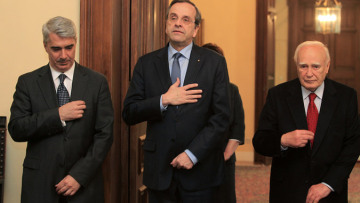 Δείτε φωτογραφίες από την ορκωμοσία Λεονταρίδη και Ταγαρά
