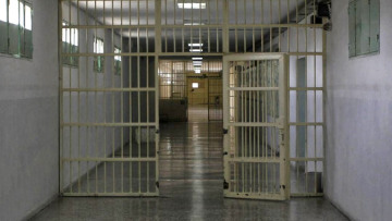 Δέκα δεσμοφύλακες βασάνισαν τον Αλβανό φονιά στη Νιγρίτα 