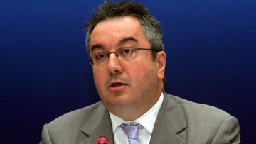 Μόσιαλος για Μπαλτάκο: Να κατατεθεί άμεσα σχέδιο για την αλλαγή του Συντάγματος