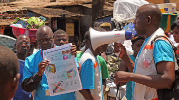 Γουινέα: Εξαγριωμένο πλήθος επιτέθηκε στους Γιατρούς Χωρίς Σύνορα