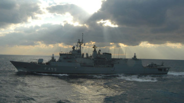 Τι λέει το ΠΝ για το πιθανολογούμενο επεισόδιο με τη φρεγάτα Σαλαμίς