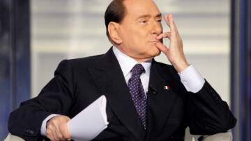 Σε γηροκομείο για ένα χρόνο θα δουλεύει ο Μπερλουσκόνι  