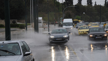 Σημαντική επιδείνωση του καιρού από σήμερα - Πέφτουν χιόνια