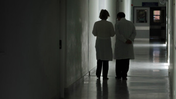 Έξι διοικητές κρατικών νοσοκομείων δεν έχουν πτυχίο πανεπιστημίου!