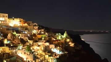 Τρεις Αμερικανοί τουρίστες και ένας Έλληνας σοβαρά τραυματισμένοι από βεγγαλικά