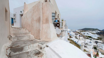 Σαντορίνη: Σοκαρισμένοι και οι γιατροί από τα τραύματα της Αμερικανίδας τουρίστριας