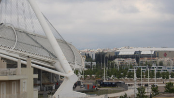 ΟΑΚΑ: Δυνατή βροχή και «καυτή» ατμόσφαιρα λίγο πριν τη σέντρα του τελικού