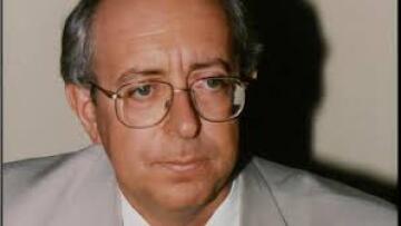 ΠΑΣΟΚ: Υποψήφιος ευρωβουλευτής με ΣΥΡΙΖΑ ο «συνταγματολόγος» της ΧΑ